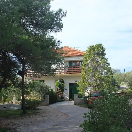 Lägenhet Apartments By The Sea Cove Mala Lamjana, Ugljan - 827
