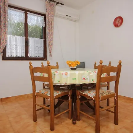 Apartments By The Sea Cove Mala Lamjana, Ugljan - 827