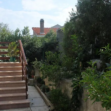 Appartement By The Sea Cove Mala Lamjana, Ugljan - 827 Kali