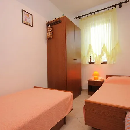 Apartman By The Sea Cove Mala Lamjana, Ugljan - 827 *