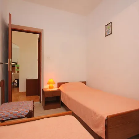 Apartman By The Sea Cove Mala Lamjana, Ugljan - 827